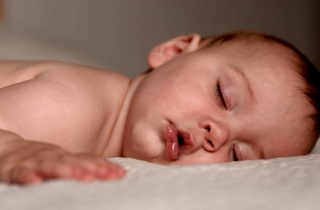 Nou-născut respiră într-un vis - ceea ce cauzează și ce să facă