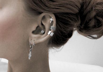 Helix Piercing - piercing curl urechii (foto)