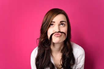 De ce femeile cresc mustățile pentru a rezolva