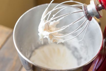 tort dulce pe proteine ​​de zahăr pudră, gelatină - cum de a găti dulce pentru Pasti