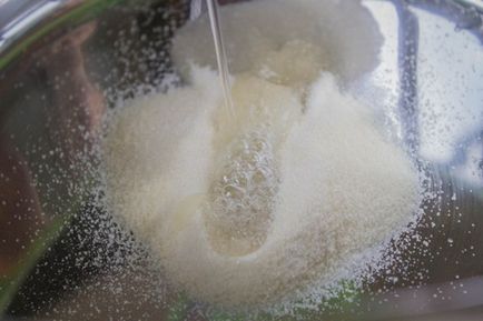 tort dulce pe proteine ​​de zahăr pudră, gelatină - cum de a găti dulce pentru Pasti