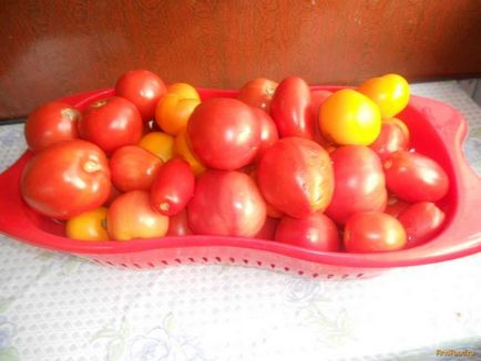Tomate cu mere pentru reteta de iarnă cu o fotografie