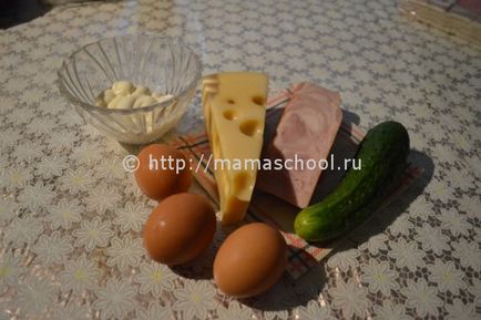 Salata cu șuncă, brânză și castravete proaspete reteta cu pas cu pas fotografii