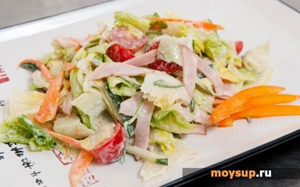 Salata cu cașcaval, șuncă și roșii - Sofia