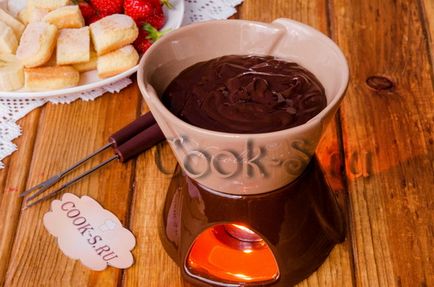 Ciocolata fondue - o rețetă acasă cu fotografie
