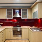 șorț de sticlă pentru bucătărie cu mâinile sale caracteristici distinctive și instalarea acestuia - kuhnyagid - kuhnyagid