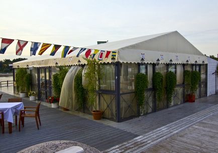 Umbrele pentru cafenele de vară de la Moscova și București, fabricarea de corturi si corturi de circ