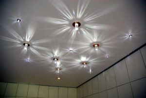Ajustarea de iluminat în tavan suspendat (instrucțiuni video de circuit)