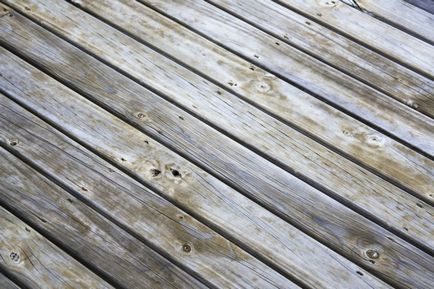 Eliminarea podea scârțâit de lemn pentru a scăpa de el fără a rupe suprafața
