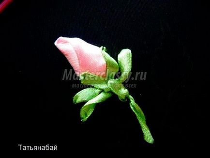 Broderie trandafir panglici de satin