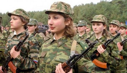 În România, fetele nu au dat naștere la 23 de ani va fi chemată să servească în armată