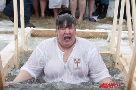 De ce Boboteaza se arunca cu capul de baie - ceremonia de biserică sau o tradiție populară, societate, Omsk FAM
