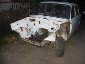 Înlocuirea aripa frontală a VAZ-2107 cu propriul său pas mâini cu instrucțiuni pas video (VAZ-2107) Înlocuirea aripa frontală a VAZ-2107 cu propriul său pas mâinile cu instrucțiuni video, pas