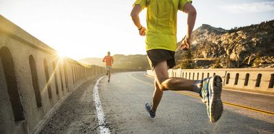 Micul dejun, înainte sau după exerciții de dimineață și de jogging, fitvid