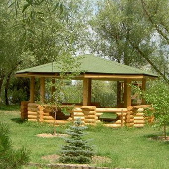 Gazebo pe parcelele de grădină