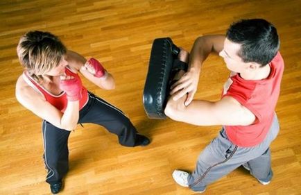 Ce este kickboxing pentru femei