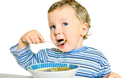 Cum să învețe un copil să mănânce tot