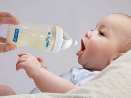Cum de a nou-născutului de alimentare flacon