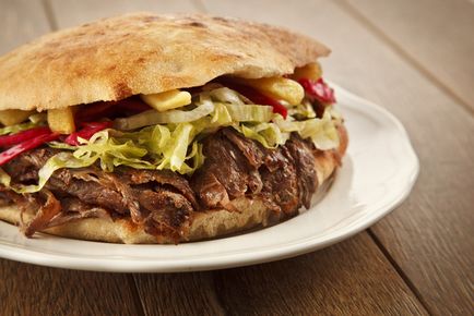 Gătit Shaorma acasă Gătit Shaorma acasă