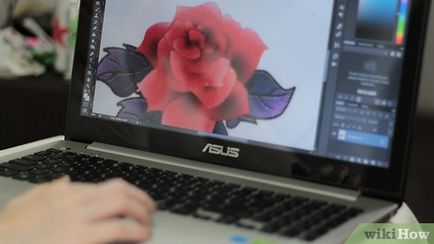 Tatuaj pe mână cu propriile sale mâini pentru a desena Tatuaj pe mână cu propriile sale mâini pentru a desena