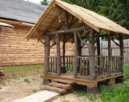 Gazebo pe parcelele de grădină