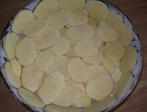 Pie în maioneză cu cartofi