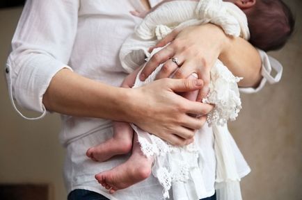 5 motive pentru a transporta un copil în brațe