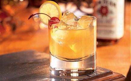 Whiskey-ul în afară de cola diluat (whisky) Orice, dar whisky diluat cu cola