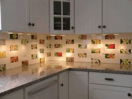 Mai bine pentru a decora pereții într-o bucătărie mică, finisaje