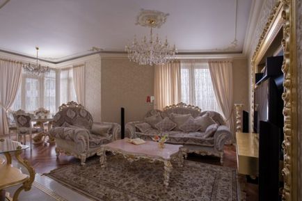 Living design într-o casă privată - finisaje fotografie