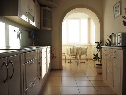 Design Bucătărie combinată cu un balcon (foto) are aspect