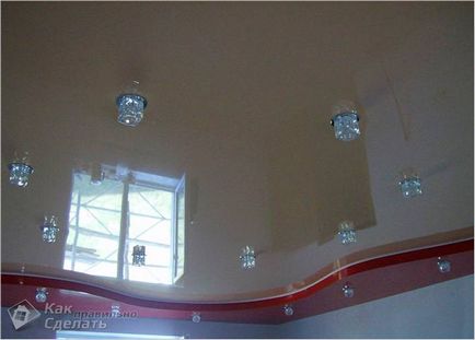 Duplex suspendat de tavan cu mâinile sale - instalarea unui plafon fotografie întindere