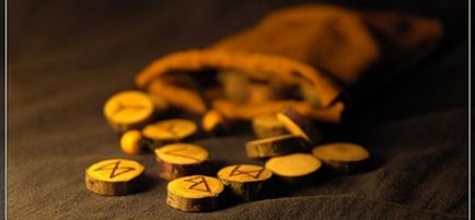 Runes ghicitul - aur o placă