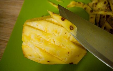 Așa cum se taie frumos ananas pe un ghid video de masă festivă
