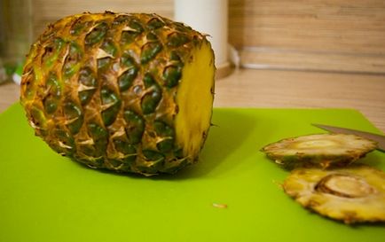 Cum frumos taie ananas pe un ghid video de masă festivă