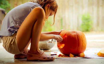 Cât de frumos să taie un dovleac de Halloween în etape