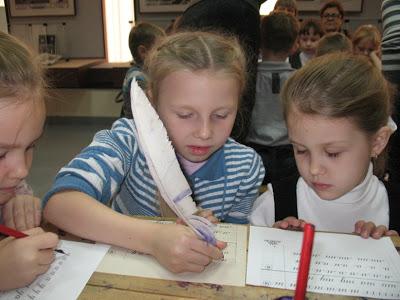 Cum de a preda un copil să scrie în mod competent dictărilor