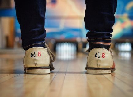 Cum să stăpânească tehnica de a juca bowling