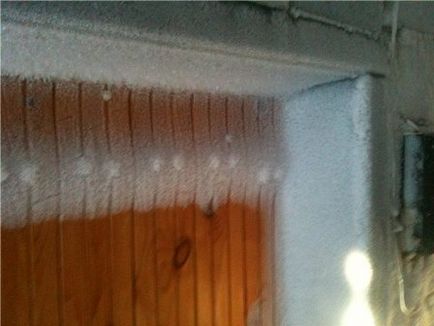 Ce ar trebui să fie ușa din față într-o casă particulară, să nu înghețe