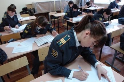 Cum de a intra în academie FSB după examene clasa a 11 necesare