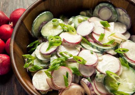 Cum să se pregătească o salata de ridiche și castravete cu ou retete interesante, calorii