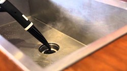 Cum să desfundarea o țeavă în bucătărie blocajului în casă, clipul video