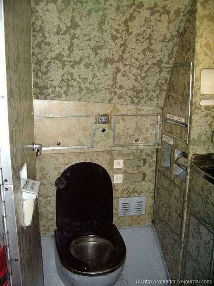 Cum toaletă pe dracu 'avionul