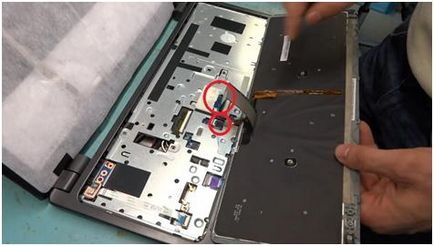 Cum să dezasamblați laptopul Acer Aspire v5-571