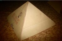 Cum sa faci o piramidă de carton (de a face) Cum sa faci o piramidă din carton