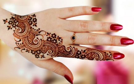 Cum se clătește pielea cu henna la domiciliu (11 rețete)