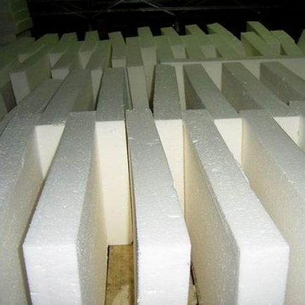 Cum de a izola plafoanele în baia de care materiale pentru a selecta pentru încălzirea tavan, camera construi