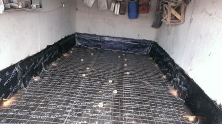 Așa cum se toarnă pardoseala din beton în garaj