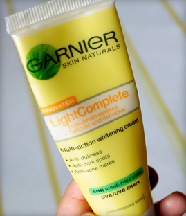 Cremă Garnier (dătător de viață de umiditate, de îngrijire de bază, strălucire tinerească și anti-îmbătrânire)