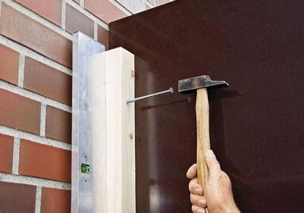 Fixarea lemnului la peretele de blocuri de beton, beton, caramida